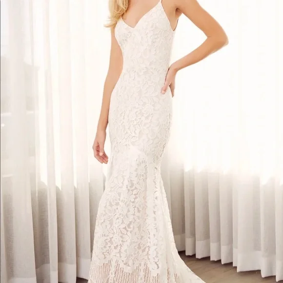 Lulu’s flint wedding dress (m) - Picture 2 of 5